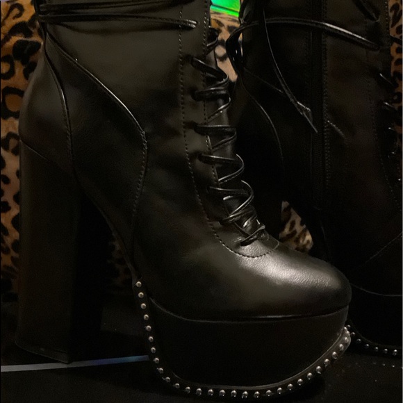 🆕BLACK LEATHER CHUNKY HEEL BEADED PLATFORM LACE-UP IT GIRL CULT STOMPER BOOTS - Picture 9 of 16